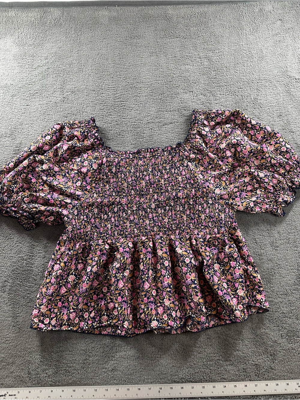 Old Navy Peasant Top Puff Sleeve Navy Floral Print - Picture 8 of 8